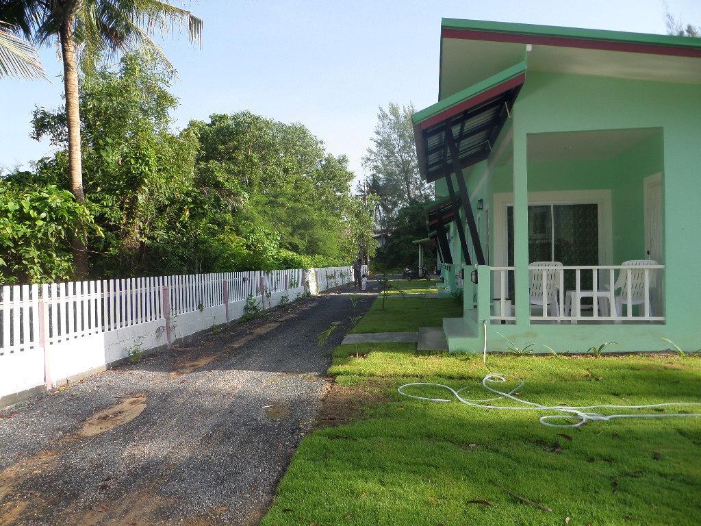 Lanta Triple Novel Hotel Koh Lanta Exterior photo