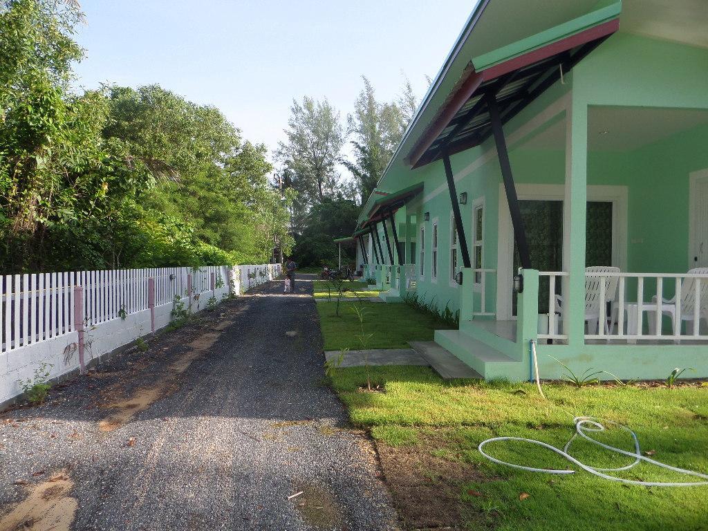 Lanta Triple Novel Hotel Koh Lanta Exterior photo